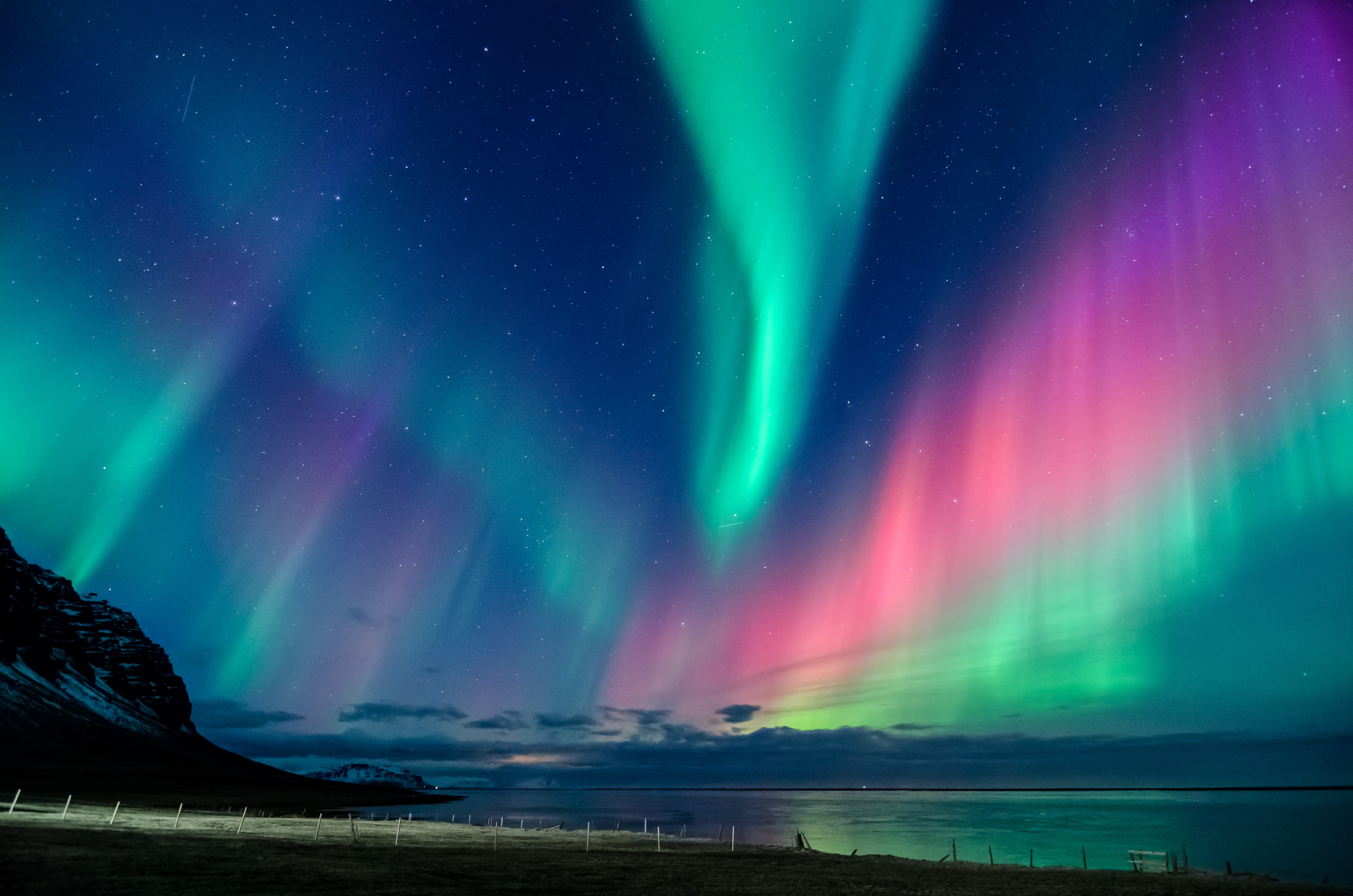 northern-lights-in-all-the-colors-of-the-rainbow-dance-across-the-sky-in-iceland-6.jpg
