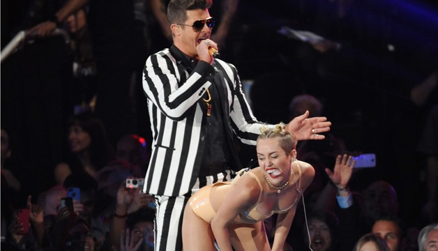 Robin-Thicke-Miley-Cyrus-002.jpg