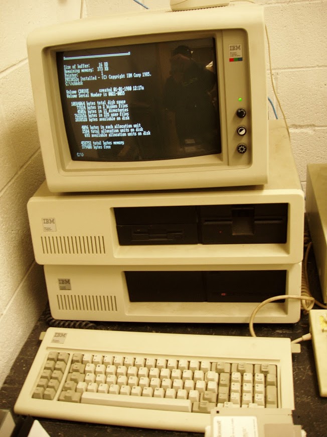 Orginal IBM PC 5150 with 10MB HD in lower unit IBM 5150 with 10MB HD.JPG