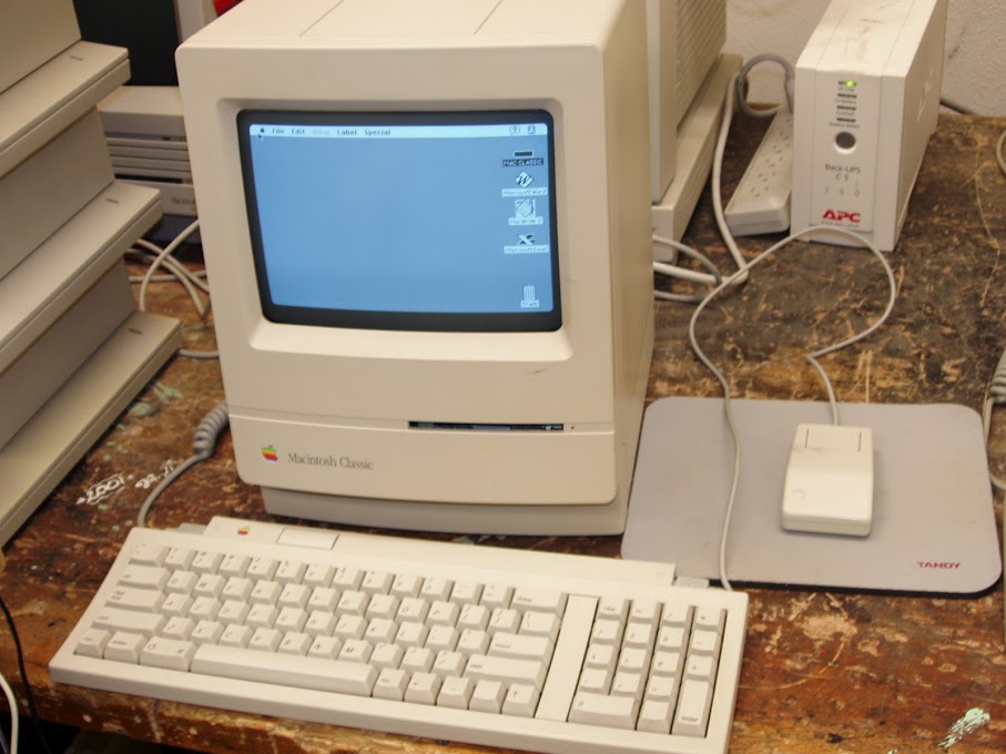 Macintosh Classic MAC Classic.JPG