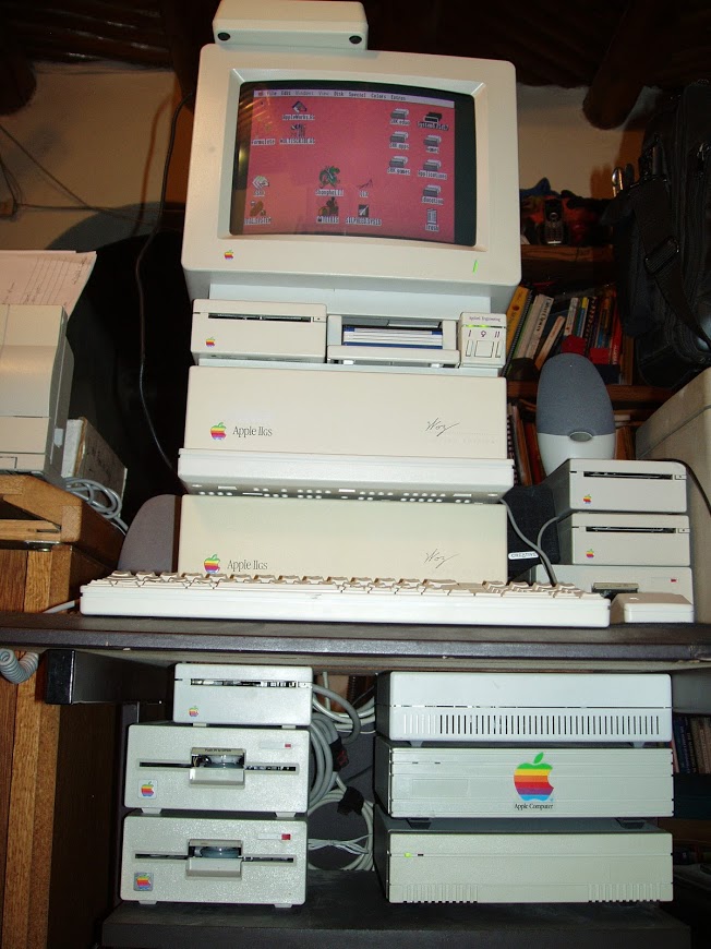 The Apple IIGS IIGSs with drives.jpg