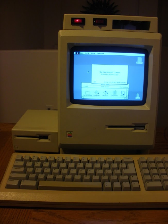 Original Macintosh Macintosh M0001.JPG