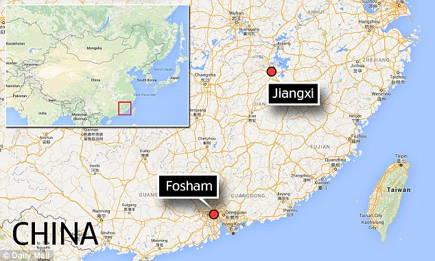2D7C556E00000578-3276576-Residents_of_Jiangxi_and_Foshan_in_China_both_claim_they_saw_the-a-3_1445104698638.jpg